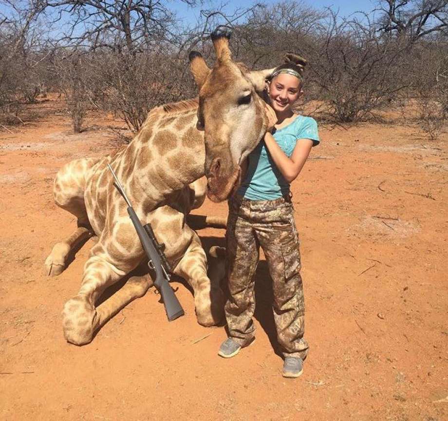 Honteuse image que celle d'Aryanna Gourdin et sa girafe