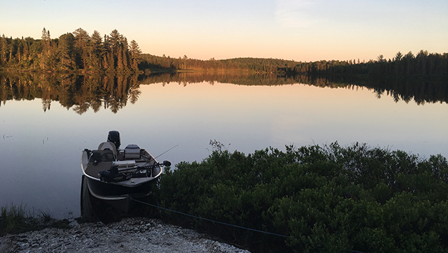 Pêche possible sur le lac de la pourvoirie de Monsieur Nature