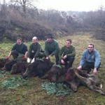 Photo de Damien Simon avec un groupe d'amis chasseurs